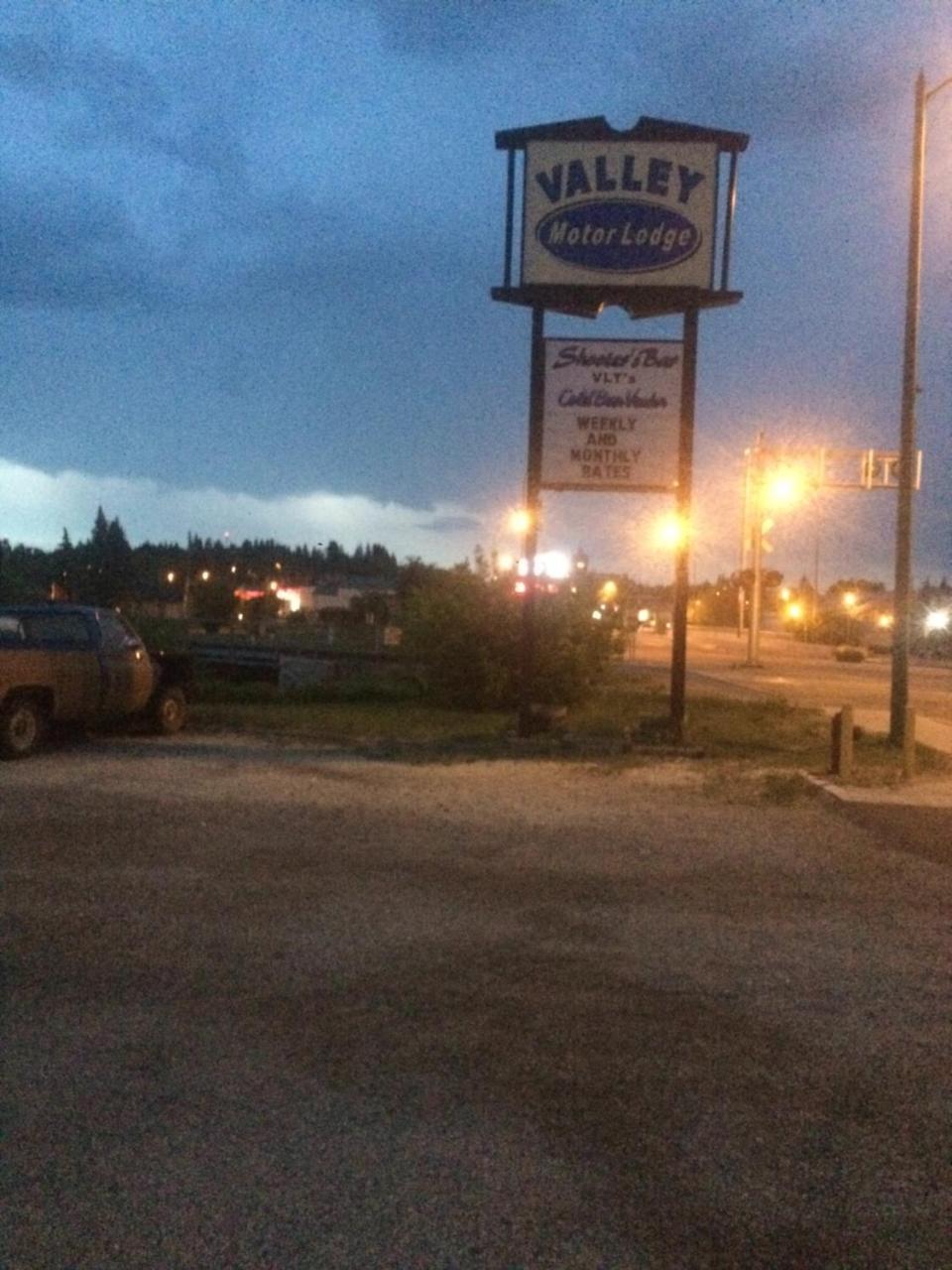 Valley Motor Lodge Minnedosa Exterior photo