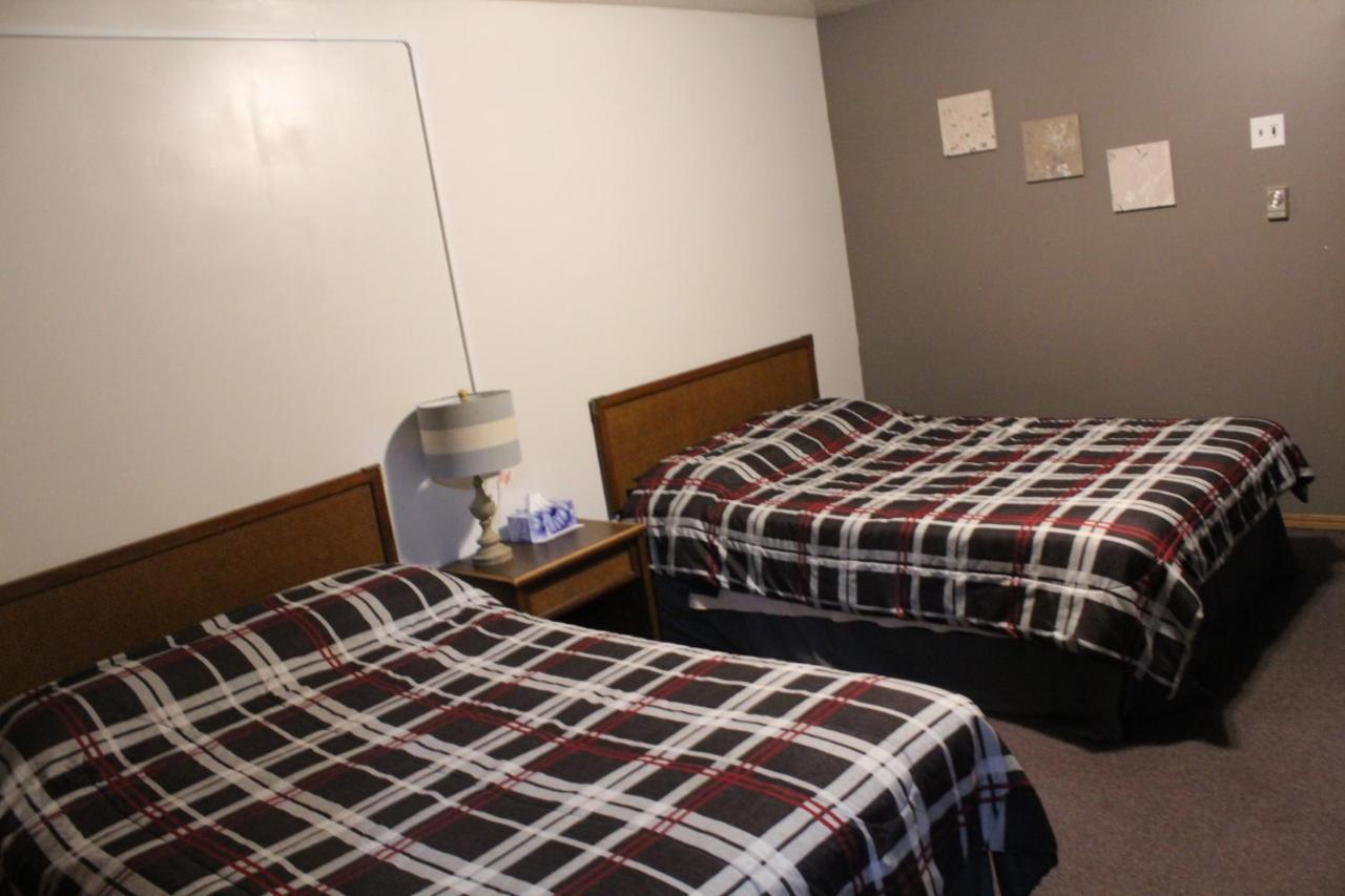 Valley Motor Lodge Minnedosa Exterior photo