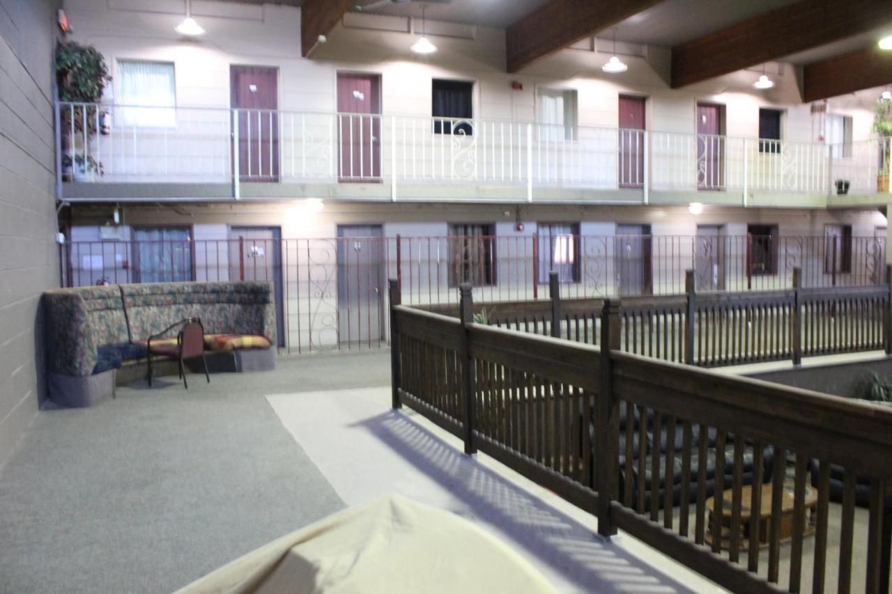 Valley Motor Lodge Minnedosa Exterior photo